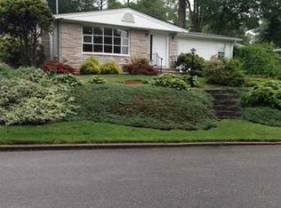 119 Coldbrook Dr, Cranston, RI 02920