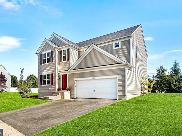 323 Pigott Dr, Florence, NJ 08518