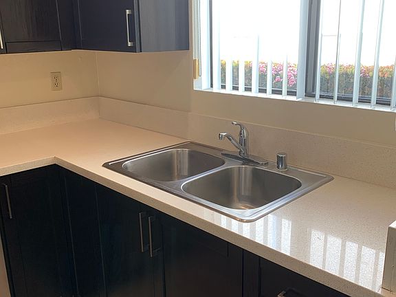 3rd image of 340 W Wilson Ave APT 2