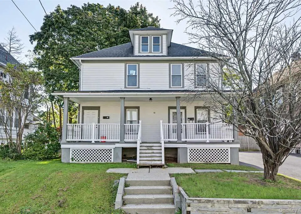 18 Chestnut St #LEFT