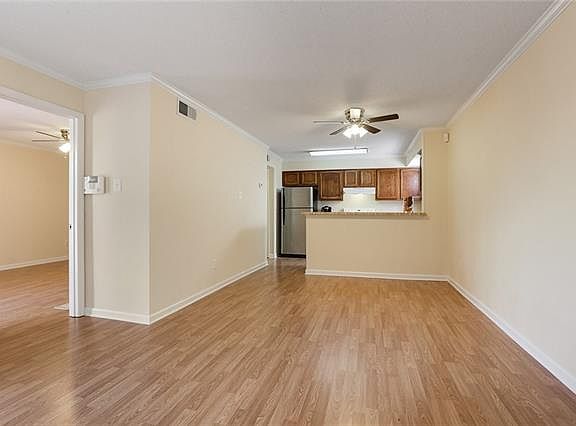 4th image of 2932 Manhattan Blvd Unit 176