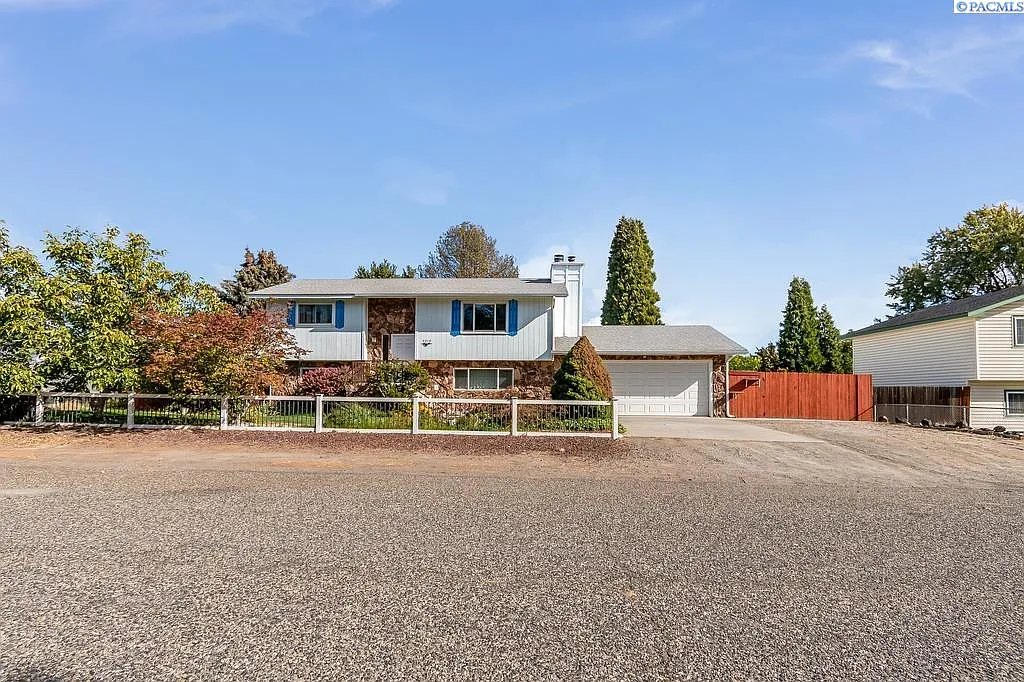 2215 Road 34 photo 1