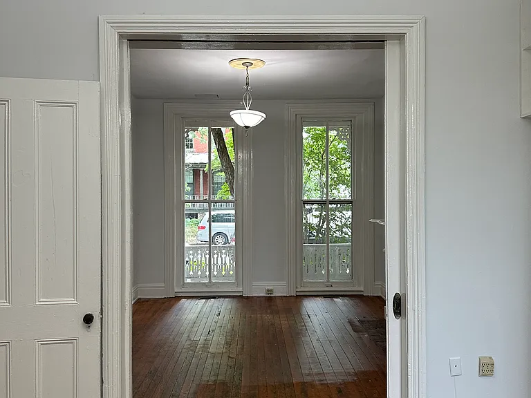 105 S Pine St — Photo 42