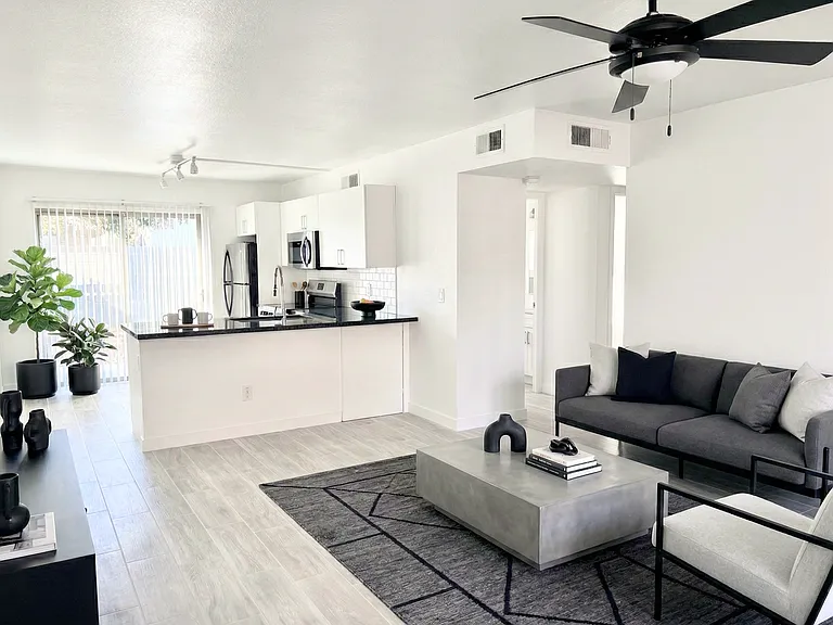 Fairmount Villas — Photo 16