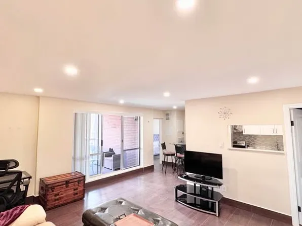 3025 The Credit Woodlands #233, Mississauga, ON L5C 2V3