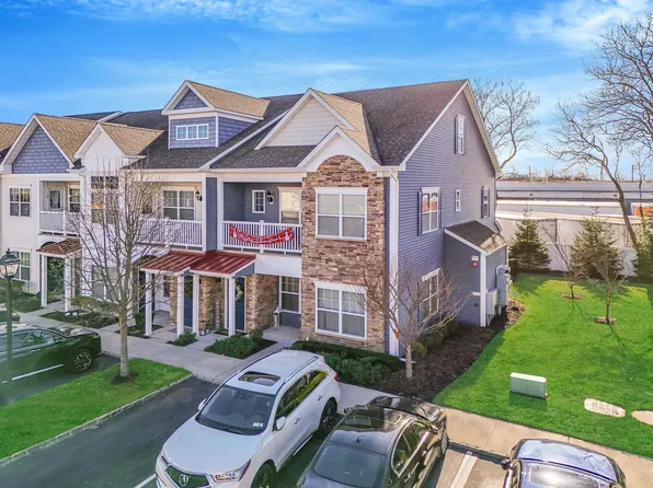 152 Rosebud Court, Patchogue, NY 11772