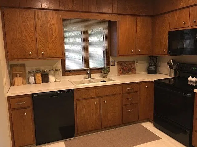 3 bed, 2.5 bath, 1300 sqft, $2,000 — Photo 4