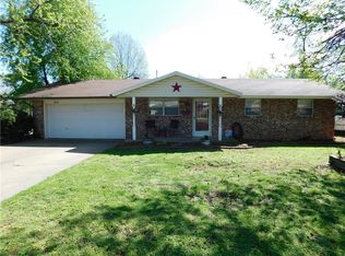 815 Gwenn St, Springdale, AR 72762