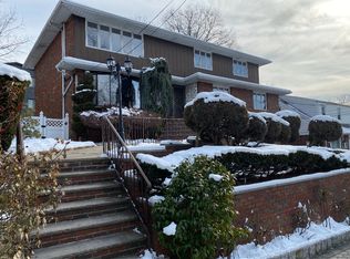 208 6th St, Palisades Park, NJ