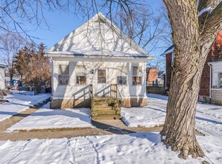 911 E Madison St, Pontiac, IL 61764