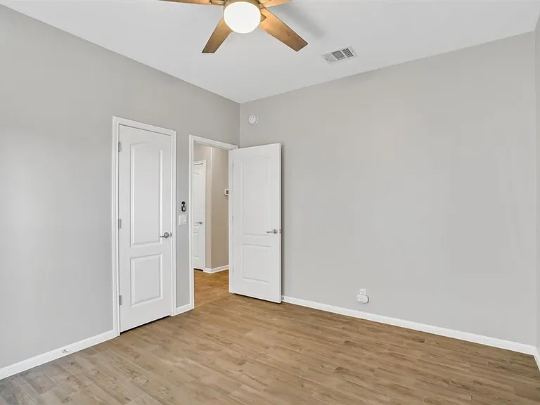 180 Harris Dr — Photo 16