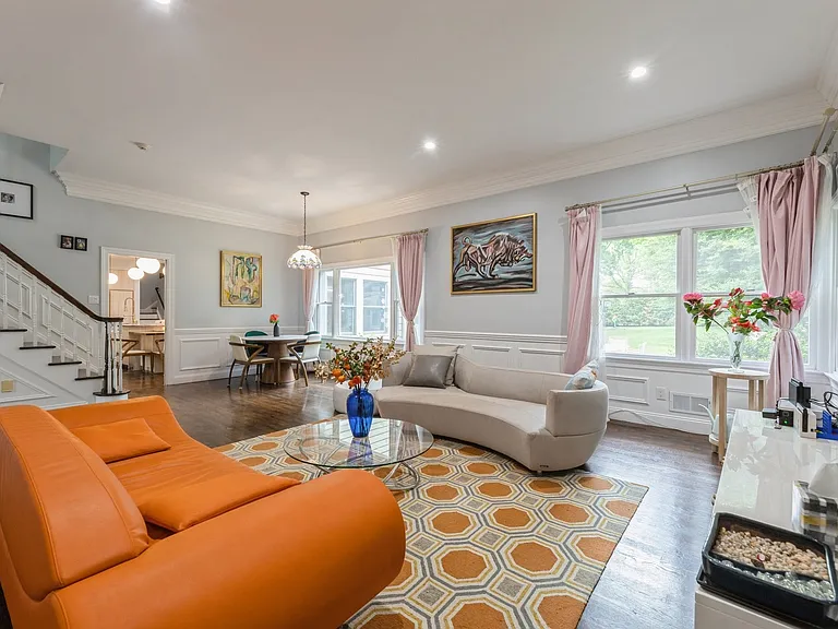 107 Hudson Ave #107 — Photo 5