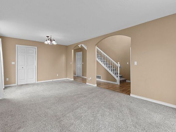 4th image of 700 SW 27th Way