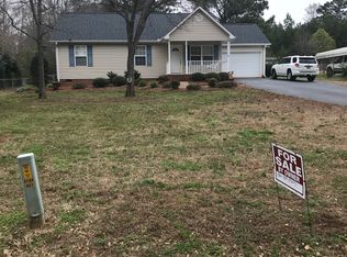 531 Hammett Rd, Wellford, SC 29385