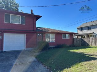 3793 & 3795 S Redwood Dr, Springfield, OR 97478