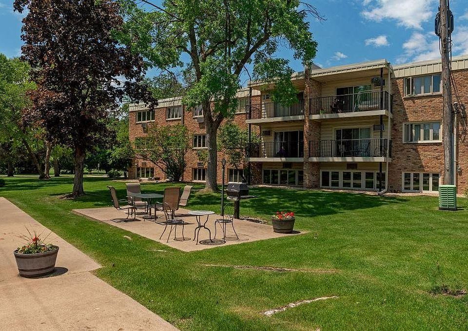 1st image of 4351 Parklawn Ave APT 209