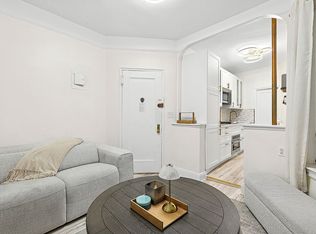 228 W 17th St APT 4B, New York, NY 10011