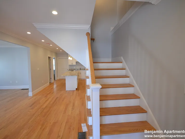 18 Bothwell Rd #5 — Photo 2