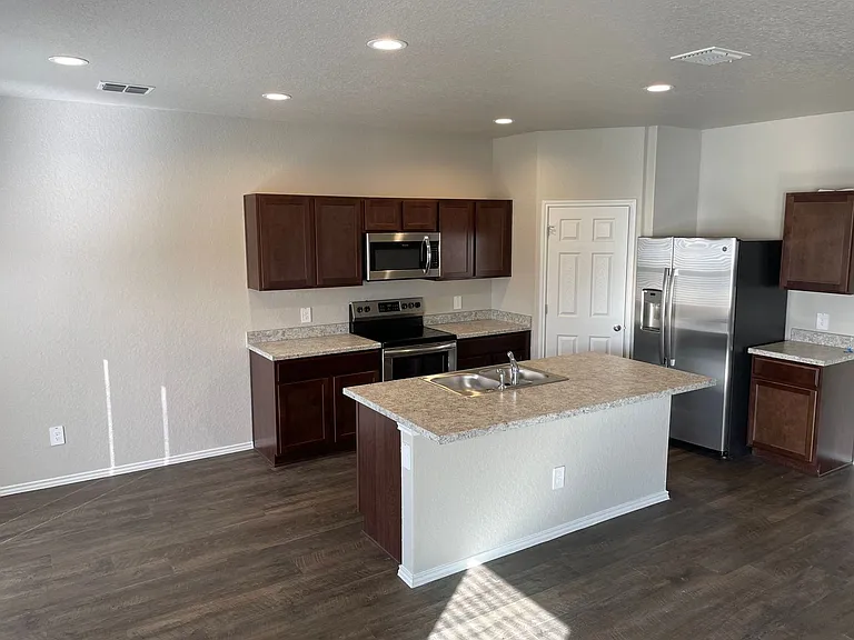 13121 Candace Way — Photo 4