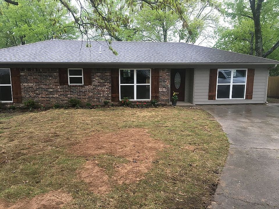 1st image of 2606 Phillips Dr