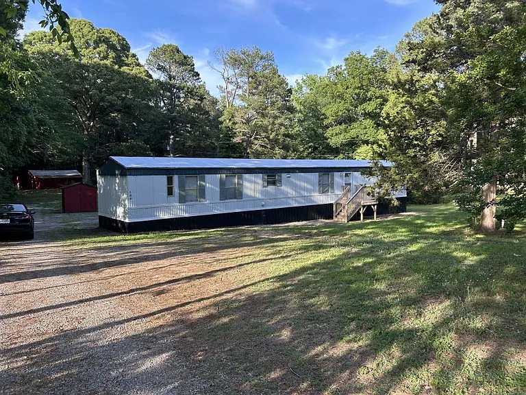 106 J L Bean Ln — Photo 1