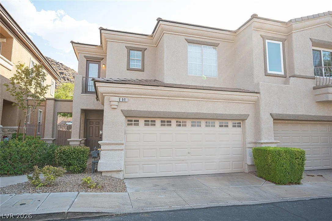 2 bed, 2.5 bath, 1371 sqft, $2,600 — Photo 1