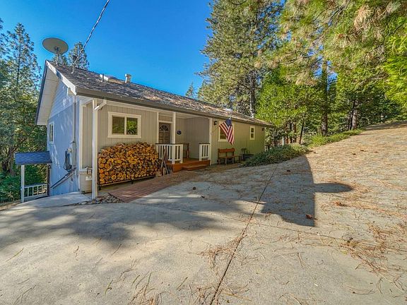 4th image of 16502 Evelyn Way