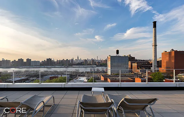 Rented by CORE | media 24