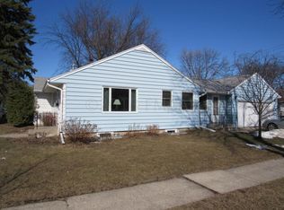 301 19th Ave N, Fargo, ND 58102