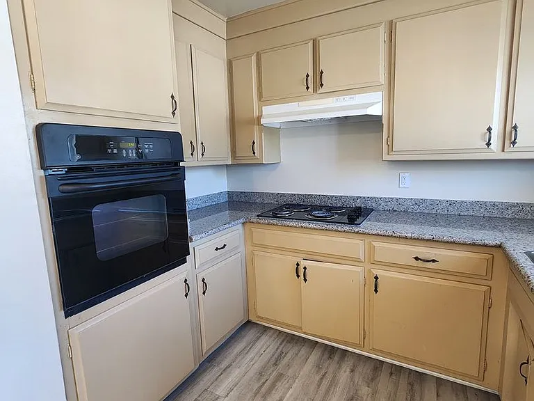 350 - 2905 Old Almaden Rd — Photo 6