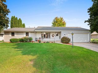 2006 Winwood Dr, Appleton, WI 54915