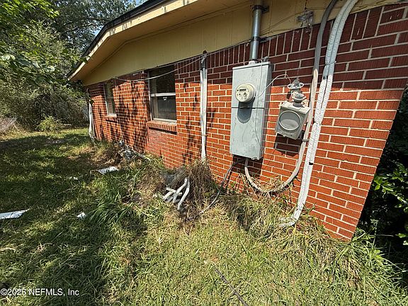3rd image of 9324 NORFOLK Boulevard