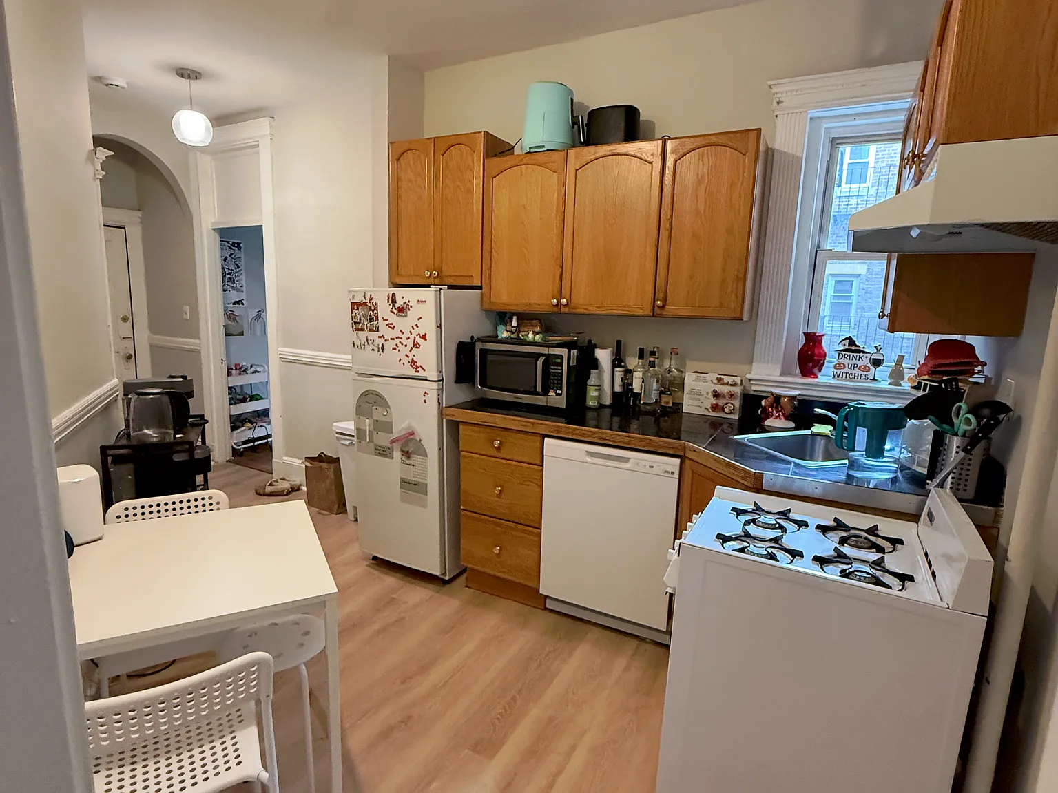 2 bed, 1.0 bath, $3,800 — Photo 2