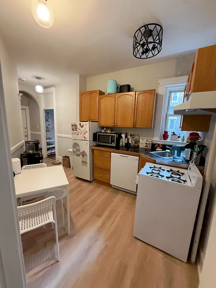 Building Photo - 38 Hemenway St #27
