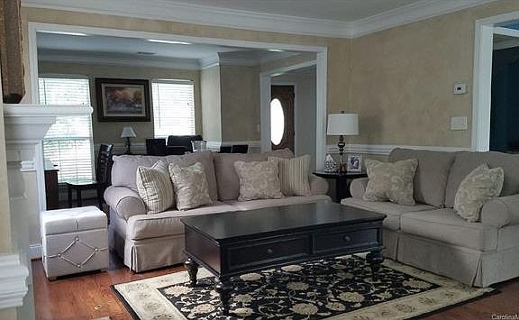 3rd image of 3101 Laurelwood Dr