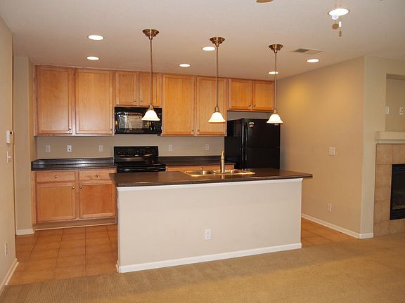 4th image of 2110 N Willow Ct