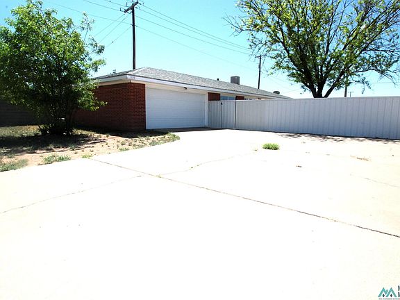 2nd image of 1228 E 3rd St