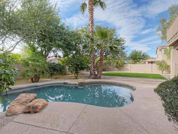 4th image of 4023 E Hamblin Dr