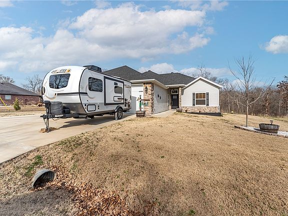 2nd image of 9 Magrath Cir