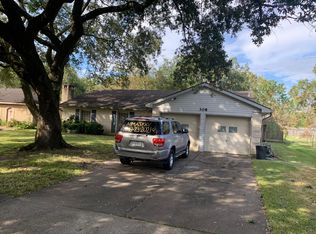 308 Stonehenge Ln, Friendswood, TX 77546