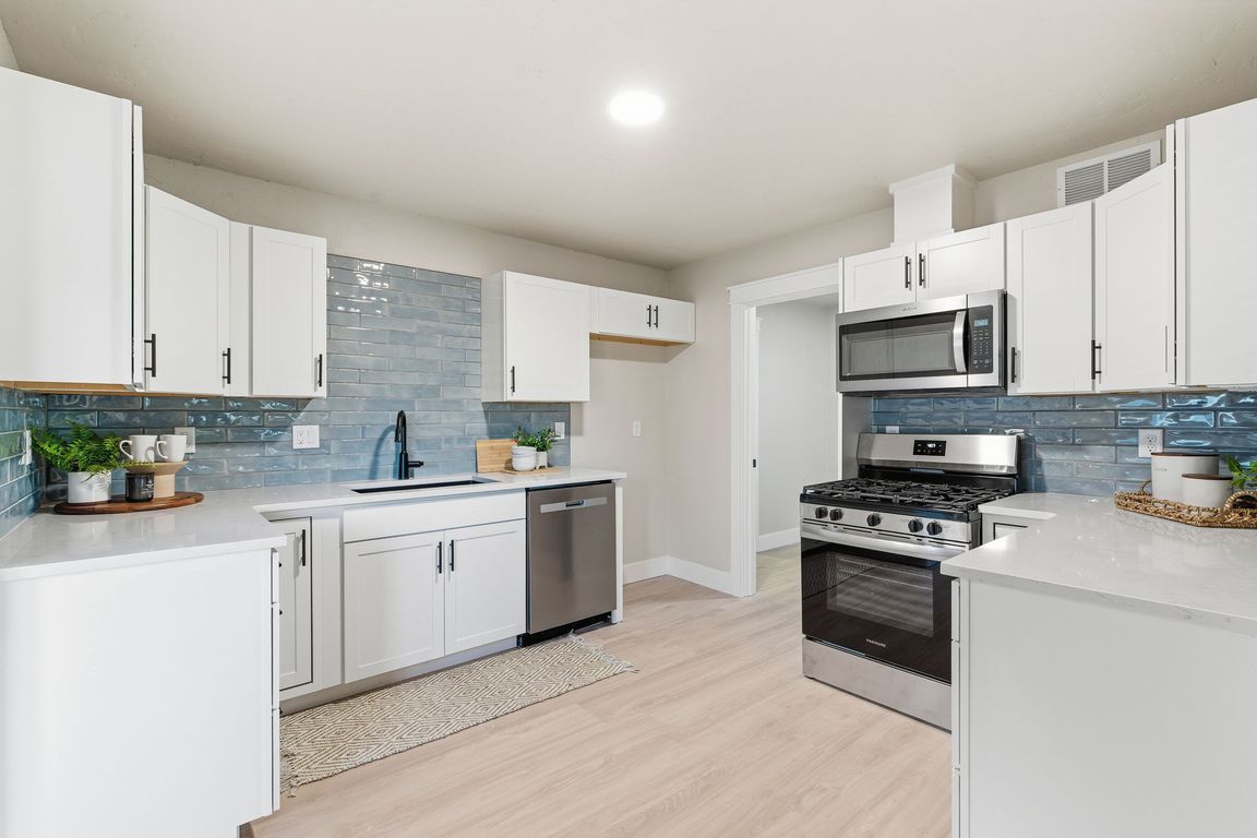 next background image