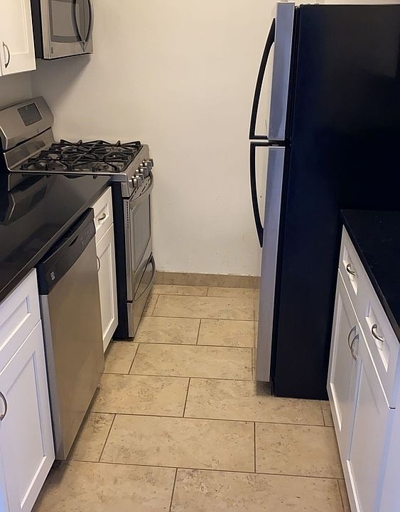 1st image of 420 E 80th St APT 8D