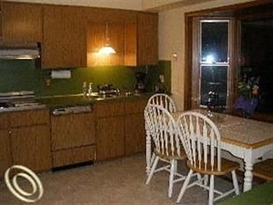 3rd image of 1050 Frankel Ln