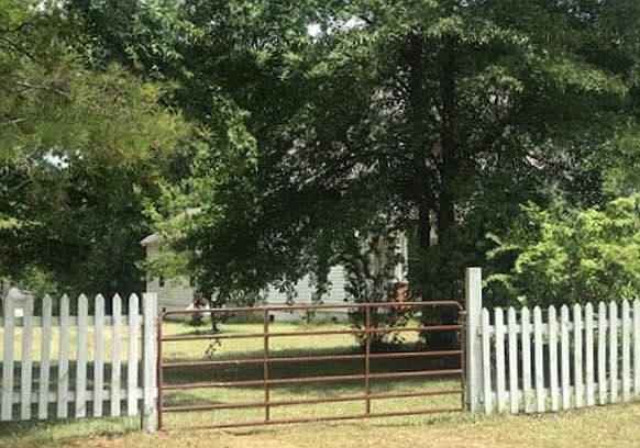2nd image of 2650 Veal Rd