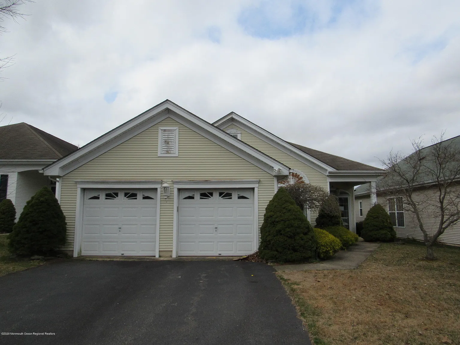 27 Springlawn Dr photo 1