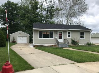 1065 N Pleasure Ct, Aurora, IL 60506