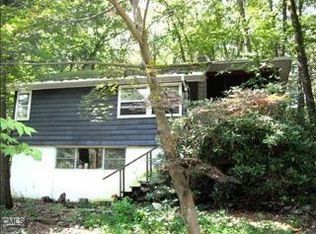 17 Carol St, Danbury, CT 06810