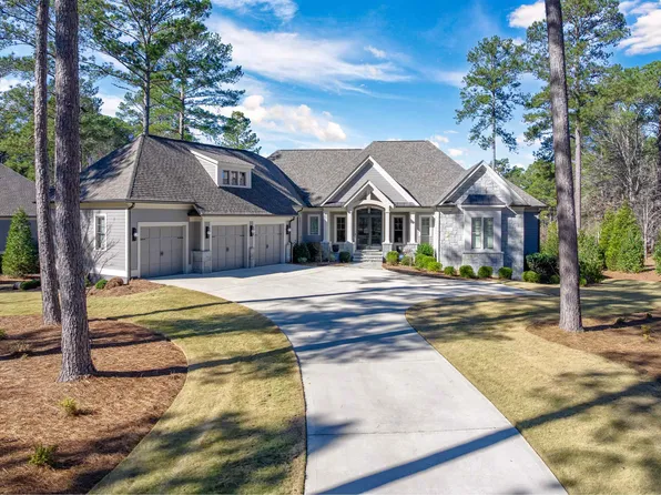 2661 Parrotts Pointe Rd, Greensboro, GA 30642