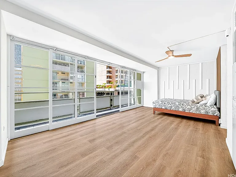 445 Kaiolu St #401 — Photo 11