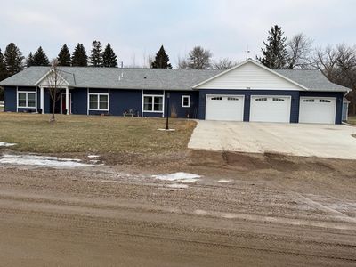 706 E Broadway St, Starbuck, MN, 56381